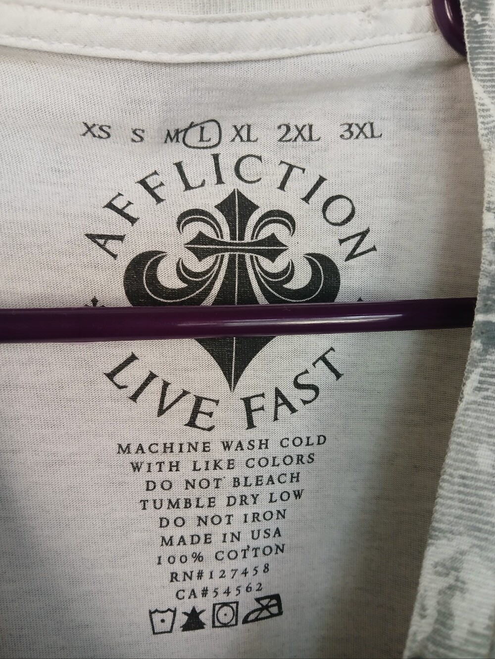 💎 Affliction Men's Top White & Gray Ornate Graphic Tee - Picture 7 of 8
